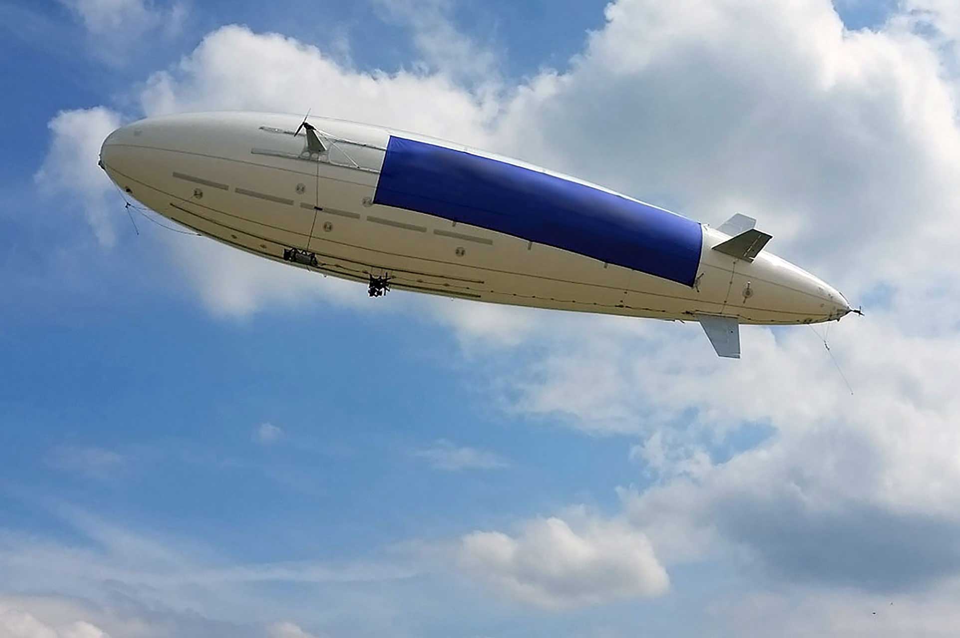 12-m-rc-airship-in-the-sky